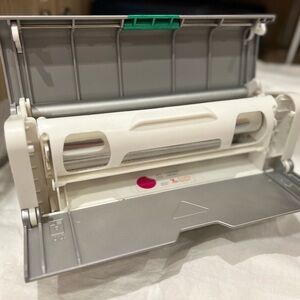 Xyron Creative Station 9” x 5”, stickers, label maker